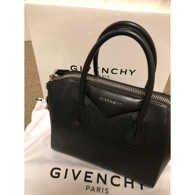 GIVENCHYバッグブラック