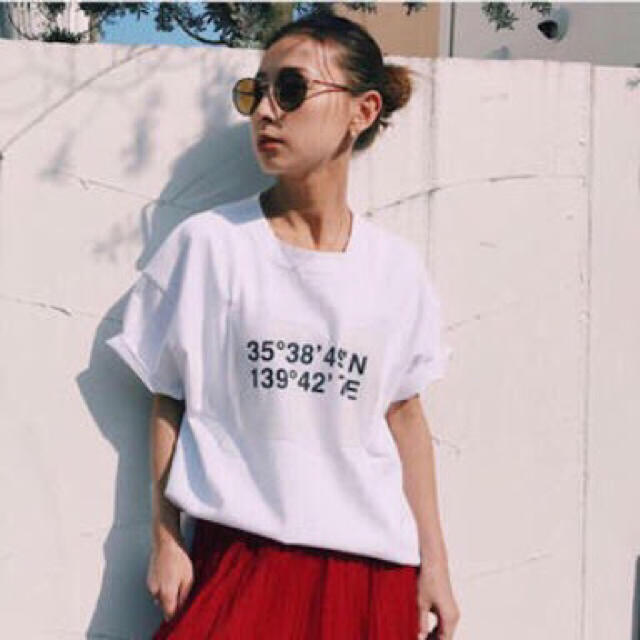 Ameri VINTAGE(アメリヴィンテージ)のAmeri ノベルティTシャツ レディースのトップス(Tシャツ(半袖/袖なし))の商品写真