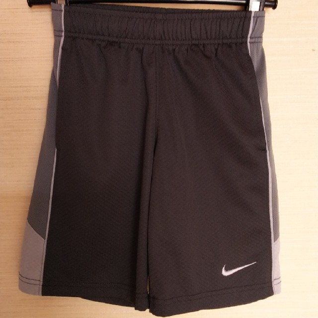 NIKE(ナイキ)のナイキ NIKE ハーフパンツ キッズ/ベビー/マタニティのキッズ服男の子用(90cm~)(パンツ/スパッツ)の商品写真