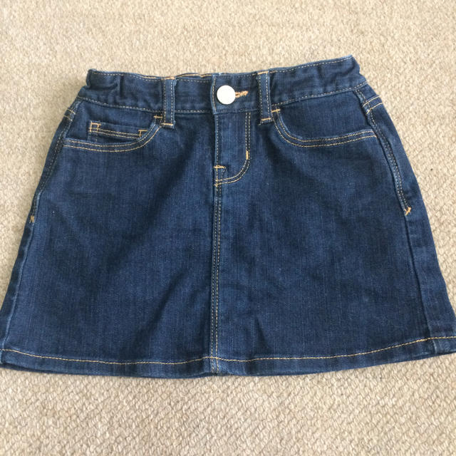 GAP Kids(ギャップキッズ)の女児用デニムスカート 120cm キッズ/ベビー/マタニティのキッズ服女の子用(90cm~)(スカート)の商品写真