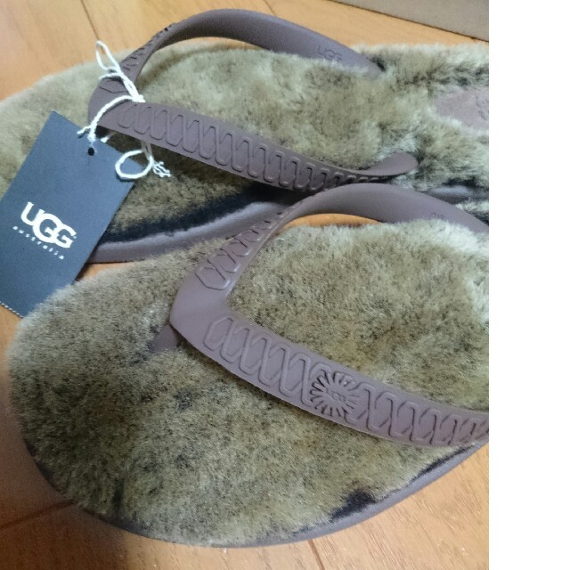 UGG(アグ)のUGG Australia　ビーチサンダル　Fluffie　リゾート　セレブ レディースの靴/シューズ(サンダル)の商品写真
