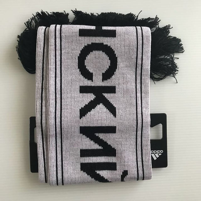 adidas(アディダス)のGOSHA RUBCHINSKIY x adidas SCARF 白黒 新品 メンズのファッション小物(その他)の商品写真