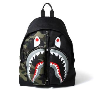 アベイシングエイプ(A BATHING APE)のCamo shark day pack (バッグパック/リュック)