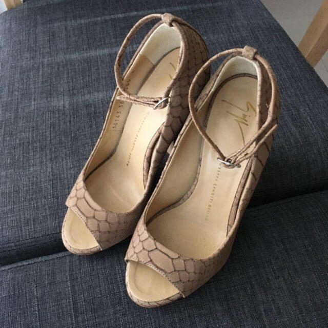 GIUZEPPE ZANOTTI(ジュゼッペザノッティ)のジュゼッペ サンダル レディースの靴/シューズ(サンダル)の商品写真