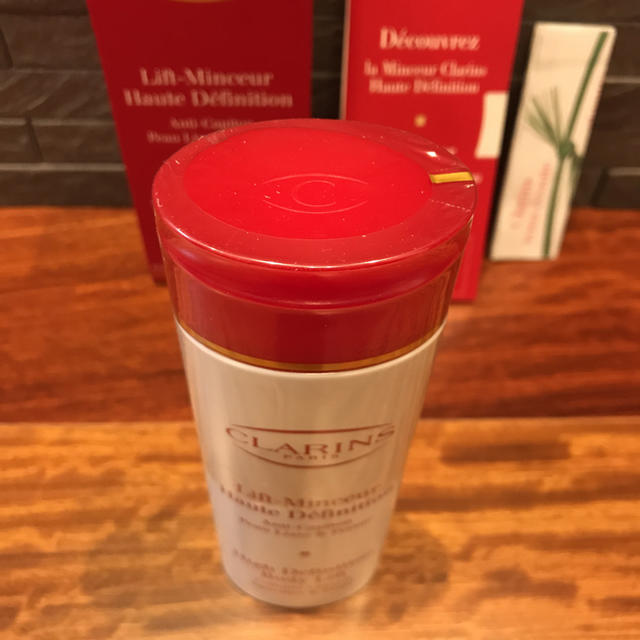 CLARINS(クラランス)のともつん様専用☆CLARINSクラランス ボディジェル コスメ/美容のボディケア(ボディクリーム)の商品写真