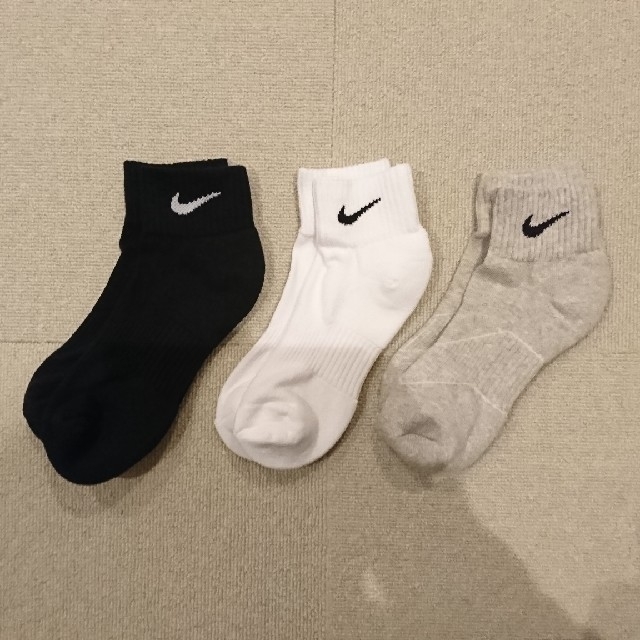 NIKE(ナイキ)のNIKE靴下  3足  🏷️なし レディースのレッグウェア(ソックス)の商品写真