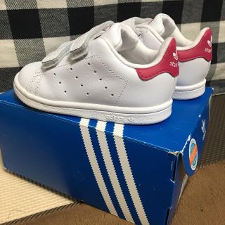 アディダス(adidas)の光一様専用！！【新品】adidasスタンスミスベルクロキッズ（ピンク:13㎝）(スニーカー)