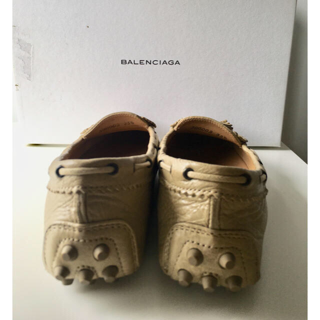 Balenciaga(バレンシアガ)の(10月5日まで出品) バレンシアガ ドライビングシューズ ベージュ  レディースの靴/シューズ(スリッポン/モカシン)の商品写真
