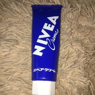 ニベア(ニベア)の【ニベア】【スキンクリーム】【チューブタイプ】【保湿】【ホホバオイル】(ボディクリーム)