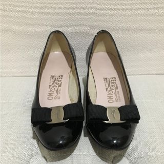 サルヴァトーレフェラガモ(Salvatore Ferragamo)のいちご様専用  フェラガモ ヴァラ パンプス(ハイヒール/パンプス)