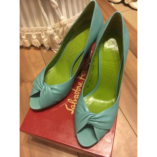 サルヴァトーレフェラガモ(Salvatore Ferragamo)のサルヴァトーレフェラガモ  パンプス オープントゥ サンダル(ハイヒール/パンプス)