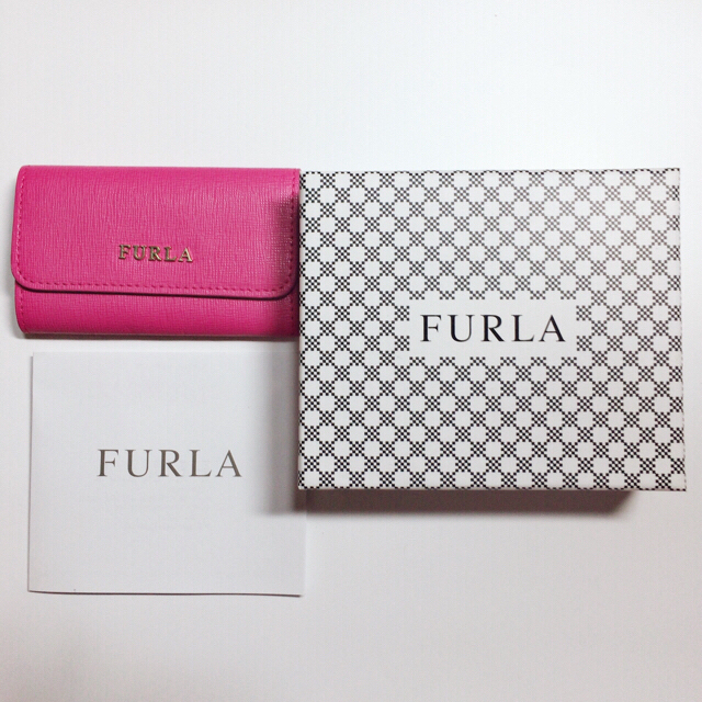 Furla(フルラ)のFURLA キーケース ビビッドピンク 正規品 未使用 新品 レディースのファッション小物(キーケース)の商品写真