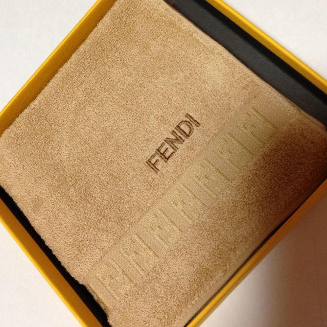 FENDI(フェンディ)のFENDI タオルハンカチ レディースのファッション小物(ハンカチ)の商品写真