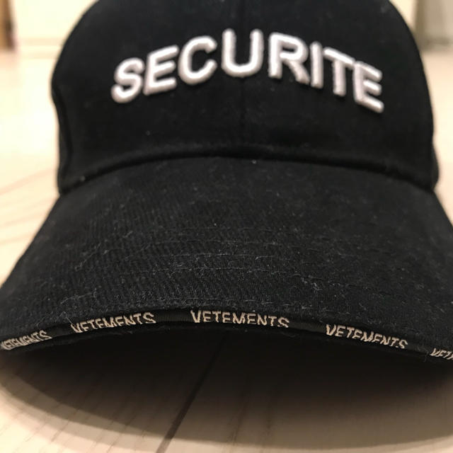 VETEMENTS キャップ 帽子   メンズの帽子(キャップ)の商品写真