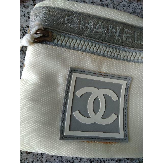 CHANEL(シャネル)のレアなシャネルのアームポーチ レディースのバッグ(ボディバッグ/ウエストポーチ)の商品写真