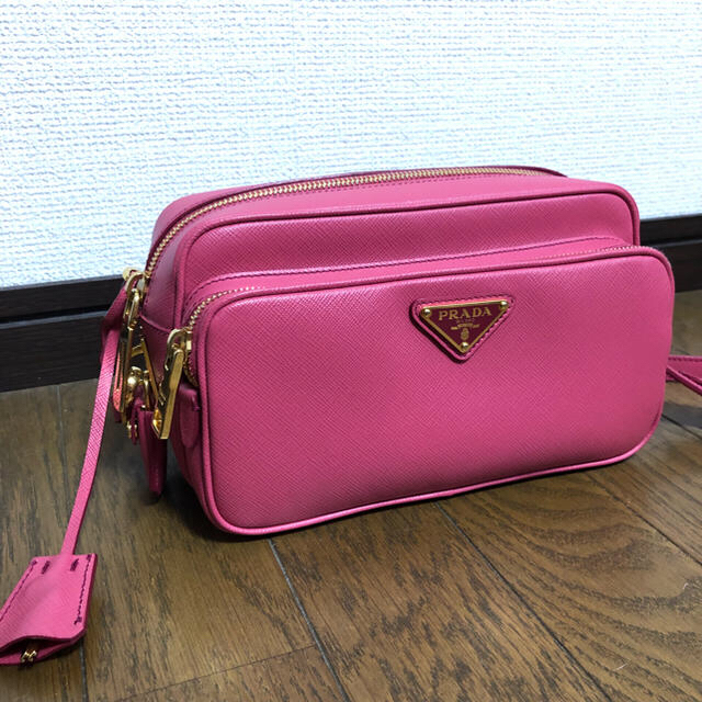 PRADA(プラダ)のMi♡様 レディースのバッグ(ショルダーバッグ)の商品写真