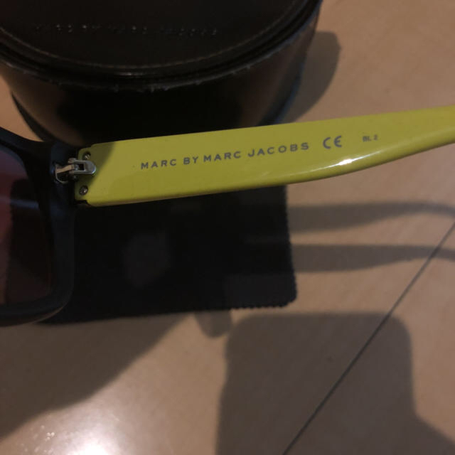 MARC BY MARC JACOBS(マークバイマークジェイコブス)のMARC BY MARC JACOBS sunglasses レディースのファッション小物(サングラス/メガネ)の商品写真