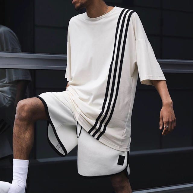 Y-3(ワイスリー)のY-3 3-STRIPES TEE ヨウジヤマモト  メンズのトップス(Tシャツ/カットソー(半袖/袖なし))の商品写真