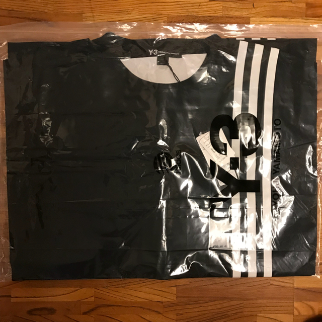 Y-3(ワイスリー)のY-3 3-STRIPES TEE ヨウジヤマモト  メンズのトップス(Tシャツ/カットソー(半袖/袖なし))の商品写真