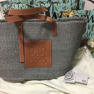 ロエベ(LOEWE)の定価以下 うちわ付 新品 ロエベLOEWE 麻バッグ カゴバッグ SML(トートバッグ)