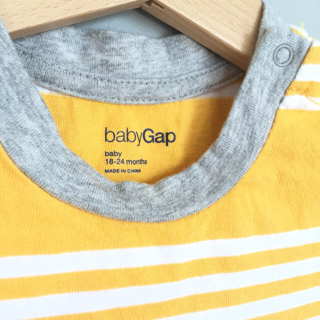 babyGAP(ベビーギャップ)のbabyGAP 90cm ロンパース イエロー ボーダー キッズ/ベビー/マタニティのキッズ服男の子用(90cm~)(その他)の商品写真