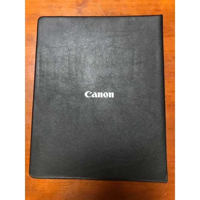 Canon(キヤノン)の本格派の方へ❣️Canon フォトアルバム・表紙合皮製 スマホ/家電/カメラのカメラ(デジタル一眼)の商品写真