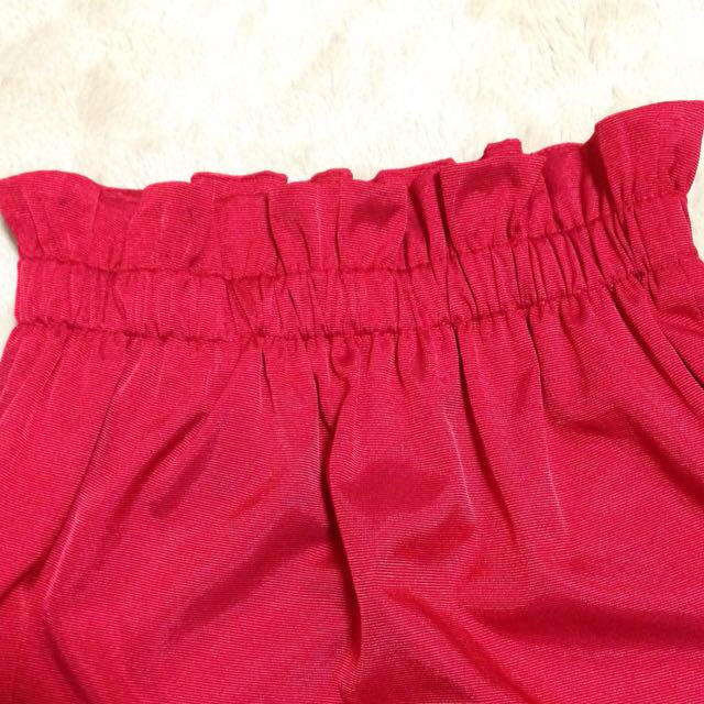 Lily Brown(リリーブラウン)のウエストフリルシャイニースカート レディースのスカート(ミニスカート)の商品写真