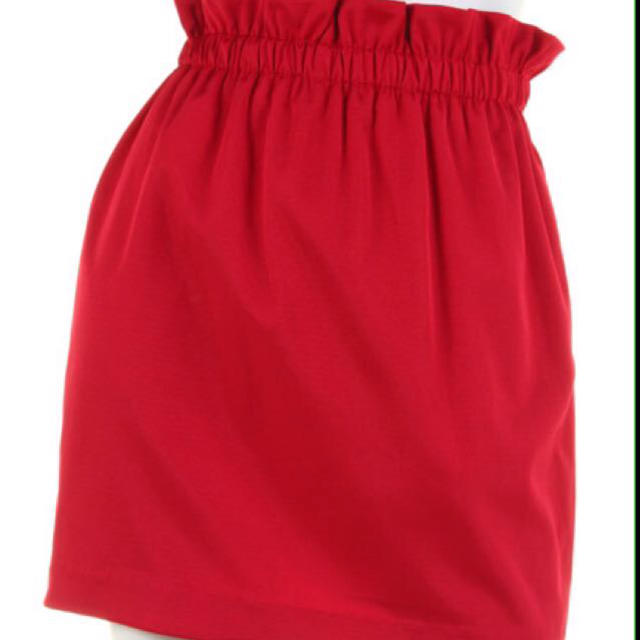 Lily Brown(リリーブラウン)のウエストフリルシャイニースカート レディースのスカート(ミニスカート)の商品写真