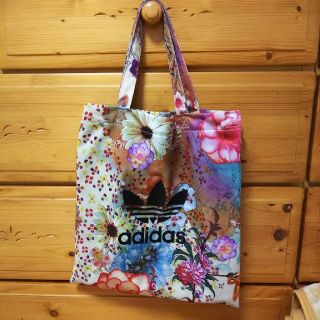 アディダス(adidas)のadidas Originals　ファーム　farm 花柄　リタオラ(トートバッグ)