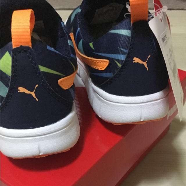 PUMA(プーマ)のプーマ スリッポン キッズ/ベビー/マタニティのキッズ靴/シューズ(15cm~)(スリッポン)の商品写真