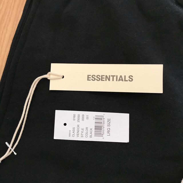 FEAR OF GOD(フィアオブゴッド)のFOG Essentials サイズL ブラック メンズのパンツ(ショートパンツ)の商品写真