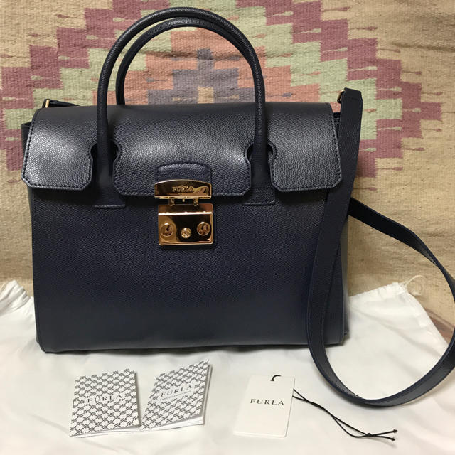 新品 未使用  FURLA  METOROPOLICE ボストンバッグバッグ