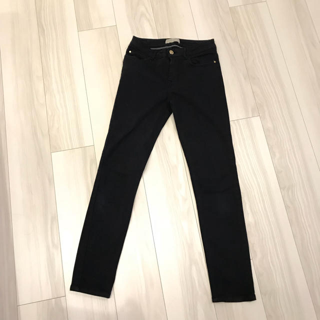 ZARA(ザラ)のzara  basic ブラック スキニーパンツ34 X S 7号 レディースのパンツ(スキニーパンツ)の商品写真