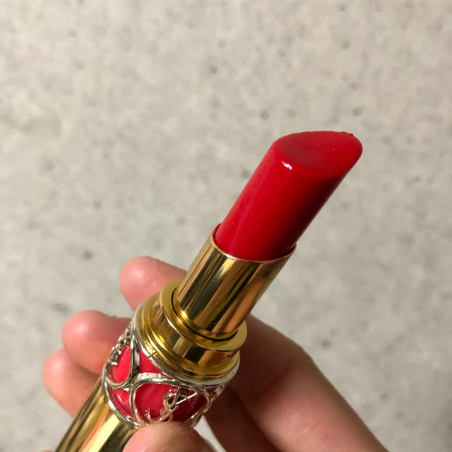 Yves Saint Laurent Beaute(イヴサンローランボーテ)の【YSL】 ルージュ ヴォリュプテ シャイン #45 コスメ/美容のベースメイク/化粧品(口紅)の商品写真