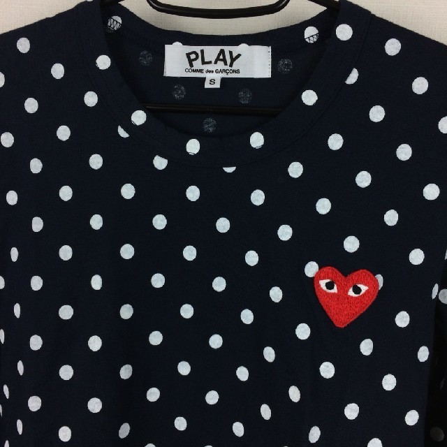 COMME des GARCONS(コムデギャルソン)の新品同様品 プレイコムデギャルソン 長袖カットソー レディース ネイビー S レディースのトップス(カットソー(長袖/七分))の商品写真