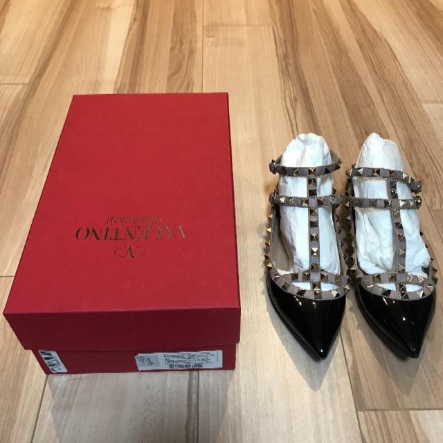 VALENTINO(ヴァレンティノ)のご専用‼️美品★大人気★VALENTINO ロックスタッズアンクルストラップ レディースの靴/シューズ(ハイヒール/パンプス)の商品写真