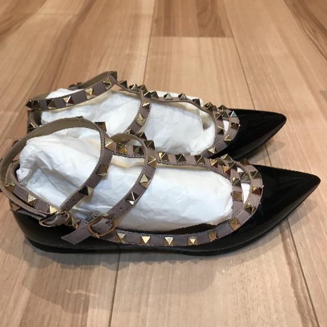 VALENTINO(ヴァレンティノ)のご専用‼️美品★大人気★VALENTINO ロックスタッズアンクルストラップ レディースの靴/シューズ(ハイヒール/パンプス)の商品写真