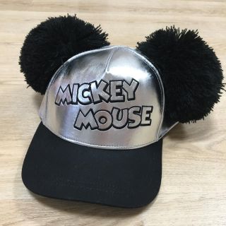 ディズニー(Disney)のDisney ミッキーシルバーぽんぽんキャップ(キャップ)