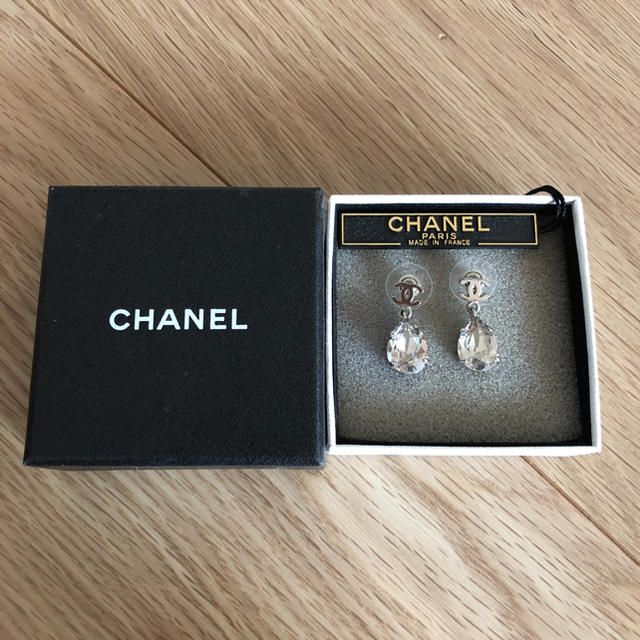 CHANEL シャネル ピアス ビジューレディース