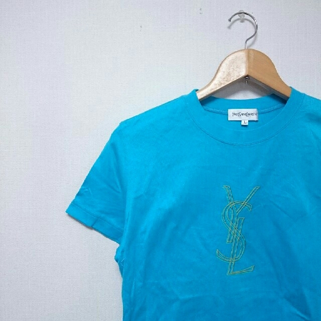 Yves Saint Laurent Beaute(イヴサンローランボーテ)の【YSL】 モノグラム柄 ロゴTシャツ レディースのトップス(Tシャツ(半袖/袖なし))の商品写真