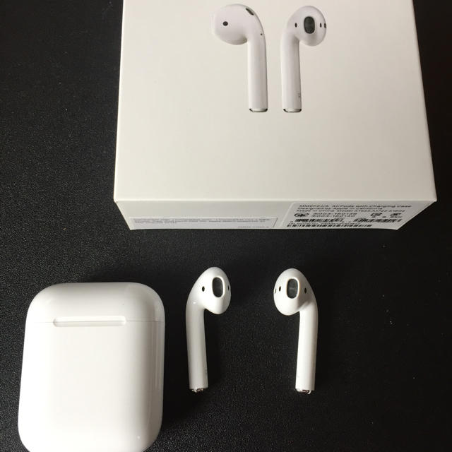 Apple AirPods ワイヤレスイヤホン エアーポッツ MMEF2J/A