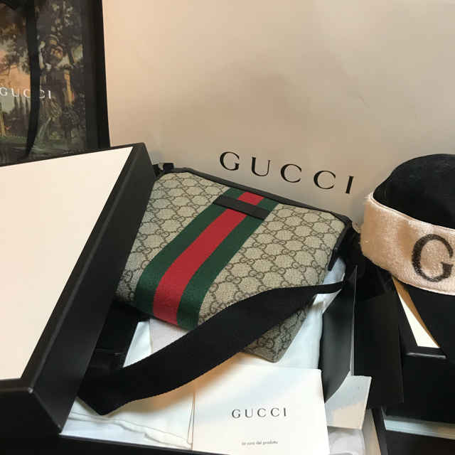 Gucci(グッチ)のウェブ GGスプリーム  グッチ ショルダーバッグ 正規品 siii様 5/17 メンズのバッグ(メッセンジャーバッグ)の商品写真