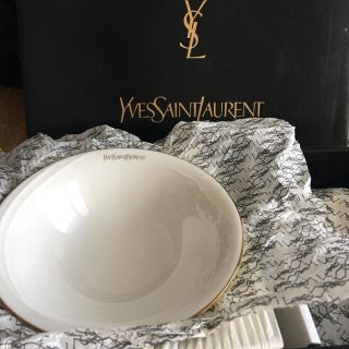 イヴサンローランボーテ(Yves Saint Laurent Beaute)の☆みなみさん専用！イヴ・サンローラン ファイブボールセット☆(食器)