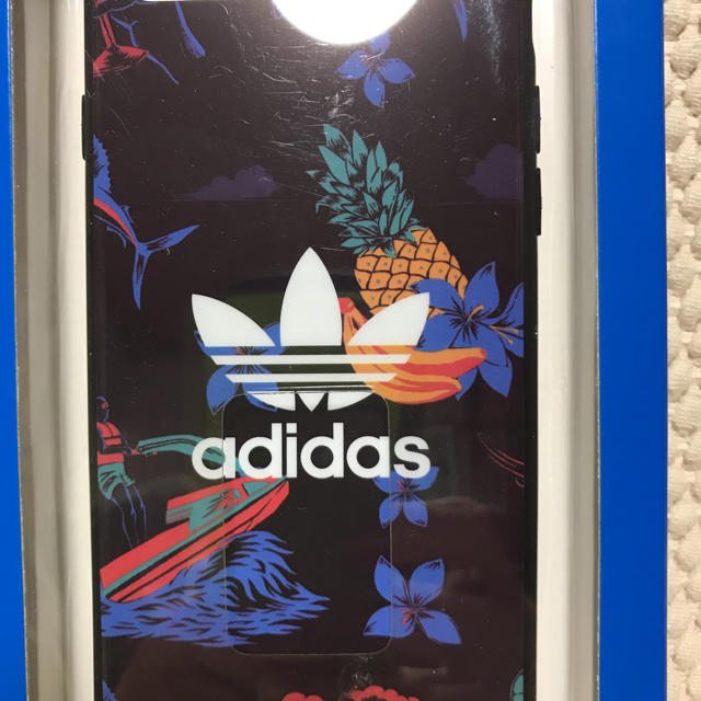 adidas(アディダス)のアディダスiPhone７／８スマホケース スマホ/家電/カメラのスマホアクセサリー(iPhoneケース)の商品写真