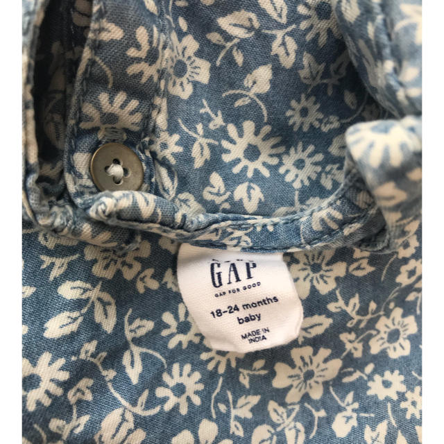 babyGAP(ベビーギャップ)のbabygap♡花柄デニムワンピース キッズ/ベビー/マタニティのキッズ服女の子用(90cm~)(ワンピース)の商品写真