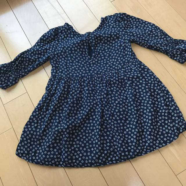 babyGAP(ベビーギャップ)のbabygap♡花柄ワンピース キッズ/ベビー/マタニティのキッズ服女の子用(90cm~)(ワンピース)の商品写真