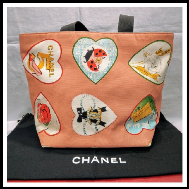 CHANEL(シャネル)の【超美品】シャネル　キャンバストート　ハートモチーフ　コーラルピンク レディースのバッグ(トートバッグ)の商品写真