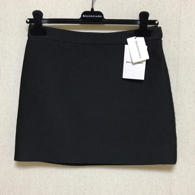 Balenciaga(バレンシアガ)の定10万  新品未使用 BALENCIAGA タイトスカート ブラック レディースのスカート(ミニスカート)の商品写真