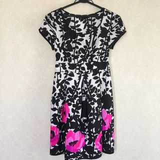 ビーシービージーマックスアズリア(BCBGMAXAZRIA)のレア❤️美品 BCBG MAXAZRIA 花柄ミニワンピース 2(ミニワンピース)