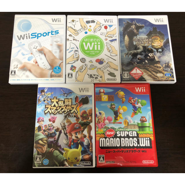 Wii(ウィー)のWii 本体 ケーブル等 センサーバー リモコン ソフト セット エンタメ/ホビーのゲームソフト/ゲーム機本体(家庭用ゲーム機本体)の商品写真